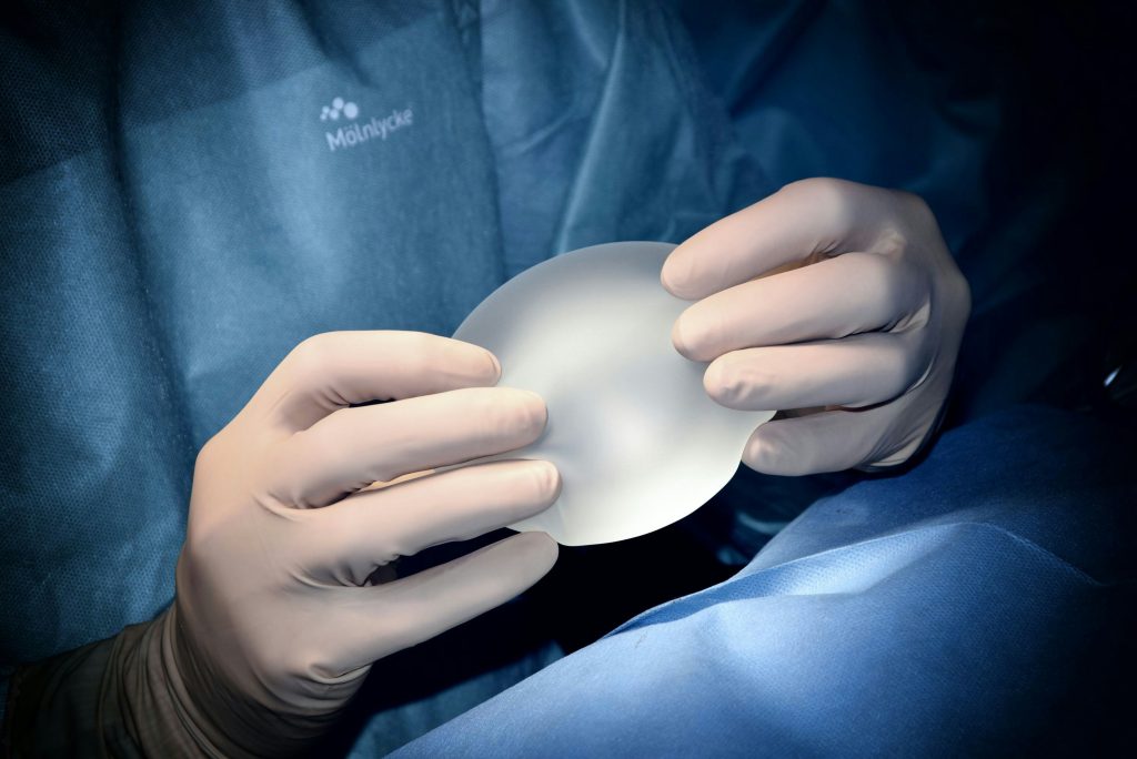 augmentation mammaire douleur