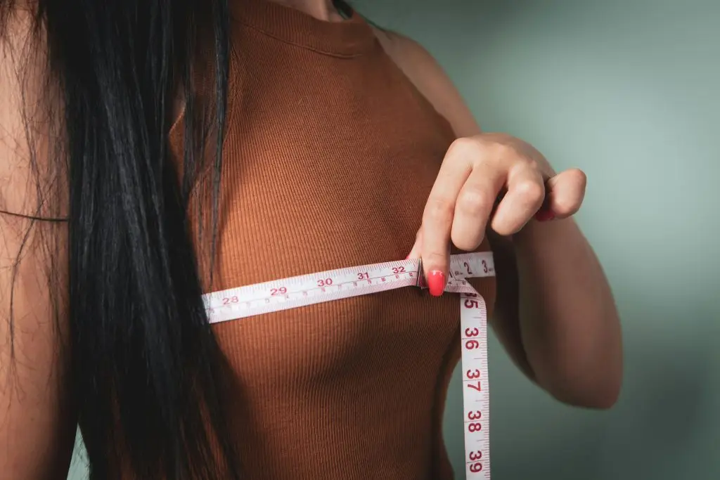 augmentation mammaire douleur 1 an après