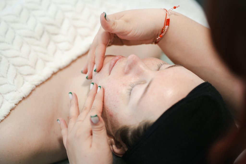après peeling visage quand s'épiler