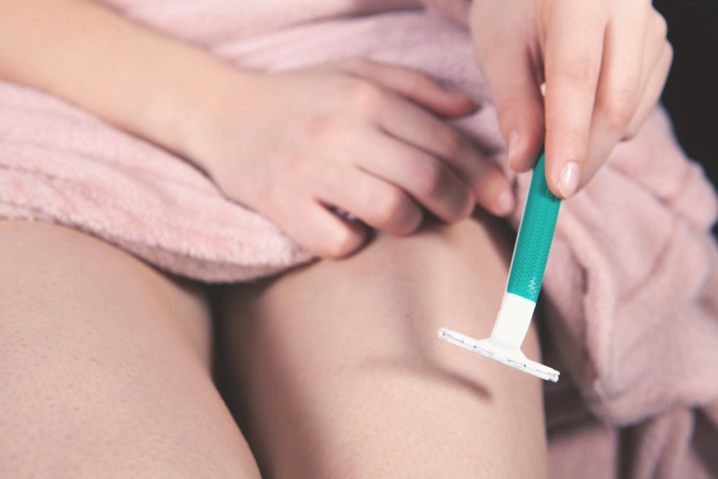 peut on se raser après une séance d'épilation laser